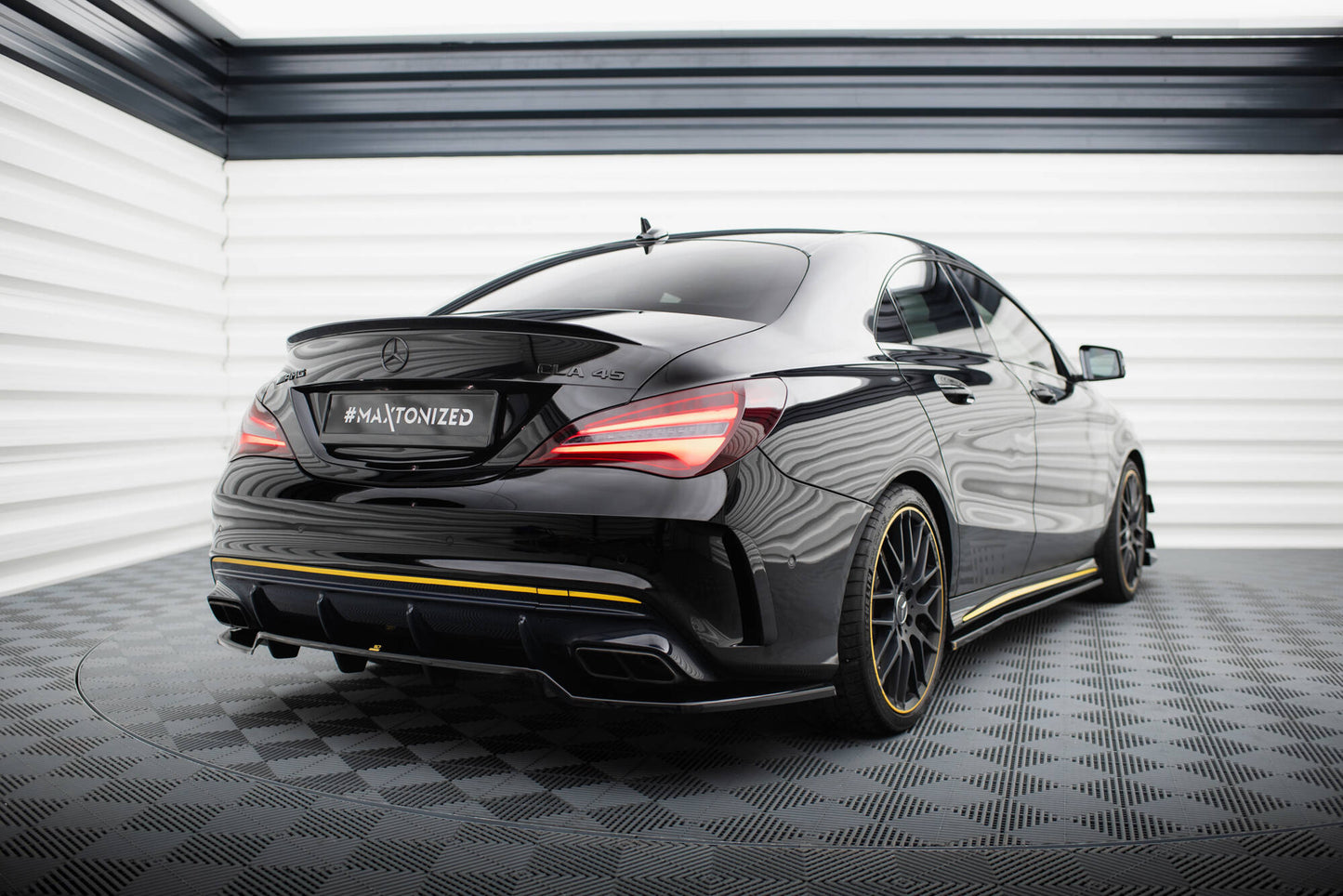 Bagerste splitter (med vertikale bars) Mercedes-AMG CLA 45 C117 Facelift