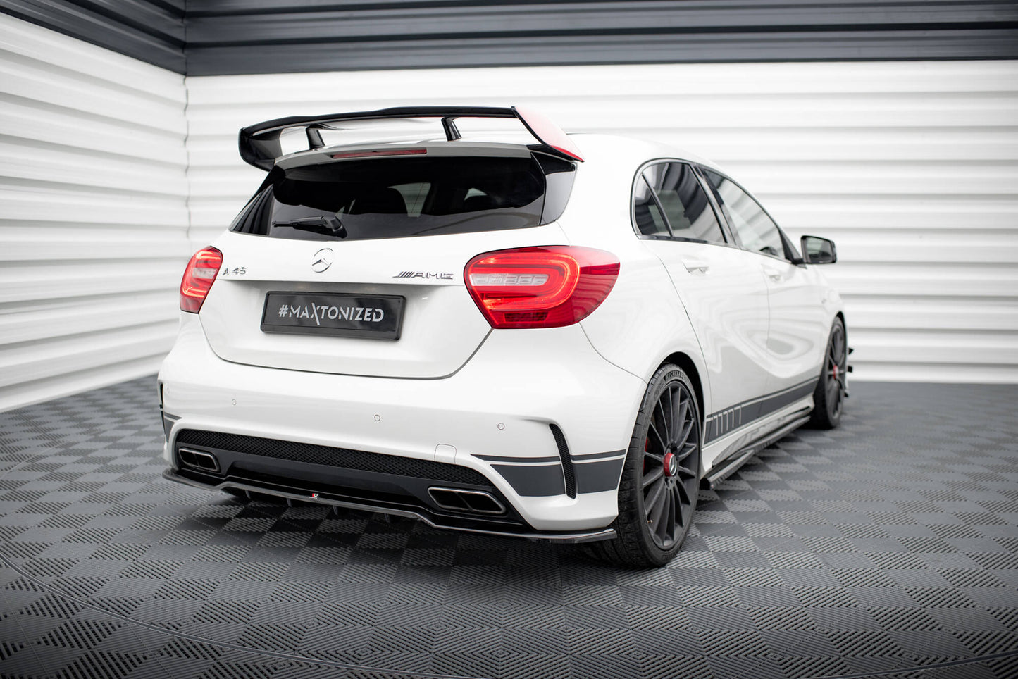 Bagerste splitter (med vertikale bars) Mercedes-Benz A45 AMG W176