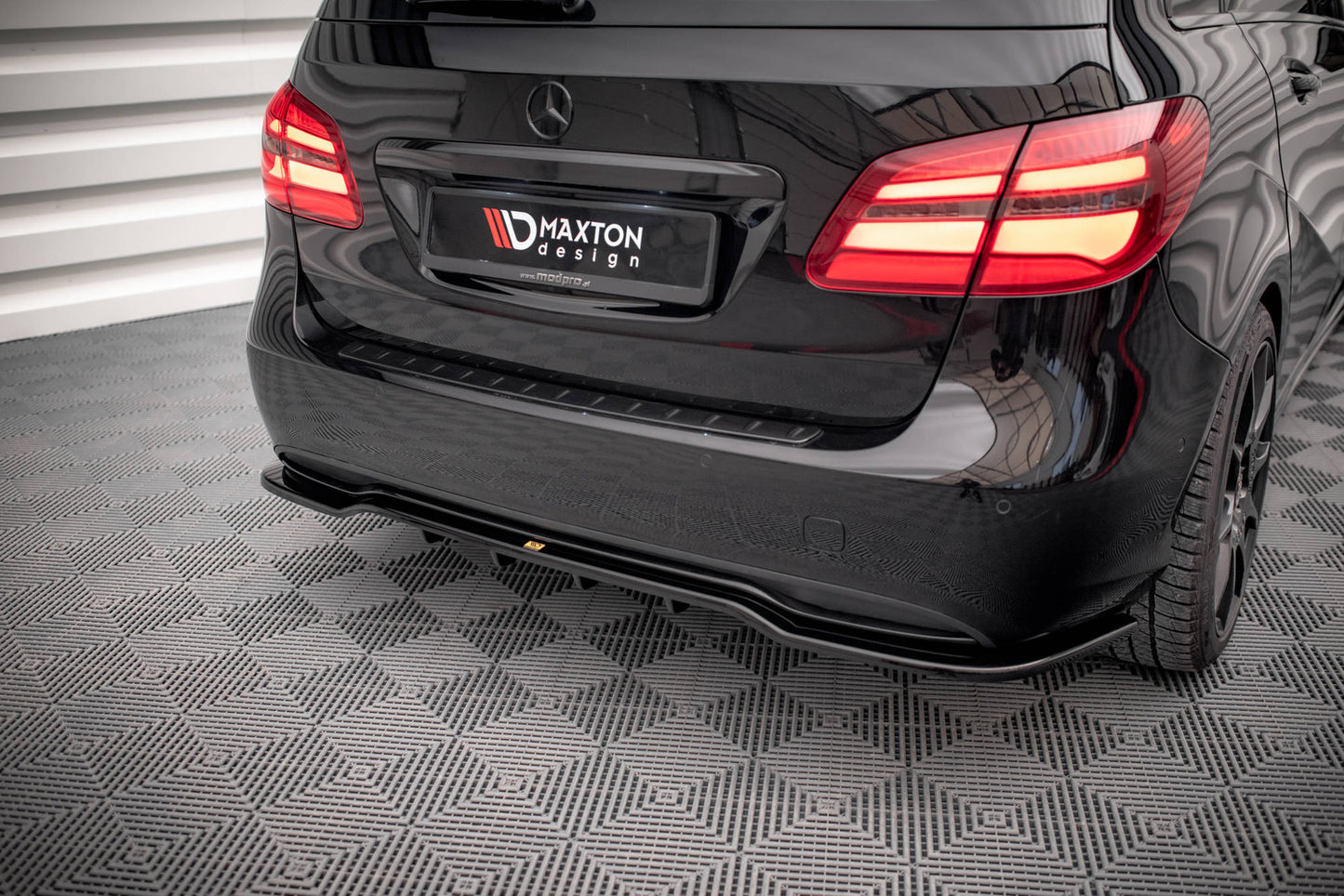Bagerste splitter (med vertikale bars) Mercedes-Benz B W246 Facelift