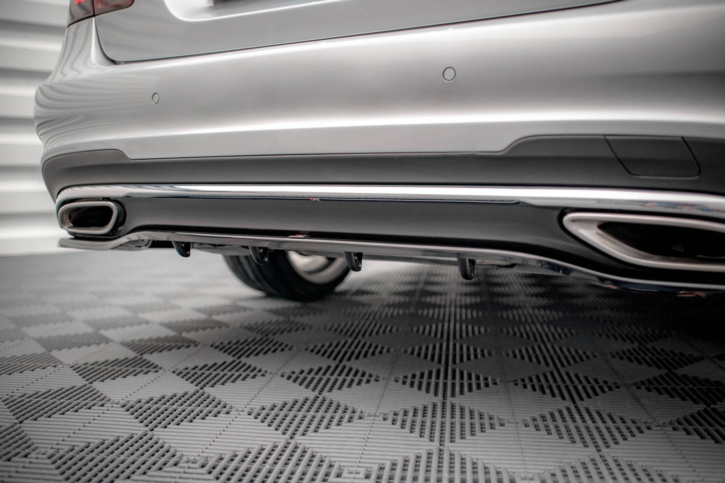 Bagerste splitter (med vertikale bars) Mercedes-Benz E AMG-Line Sedan W212 Facelift