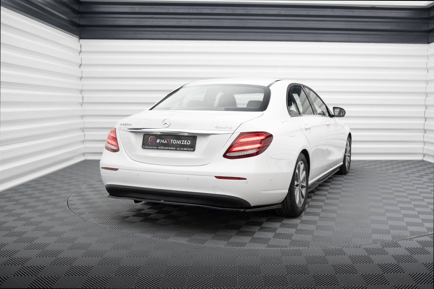 Bagerste splitter (med vertikale bars) Mercedes-Benz E W213