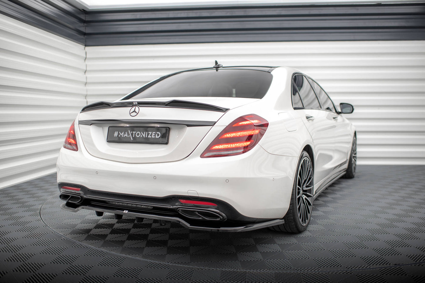 Bagerste splitter (med vertikale bars) Mercedes-Benz S AMG-Line W222 Facelift
