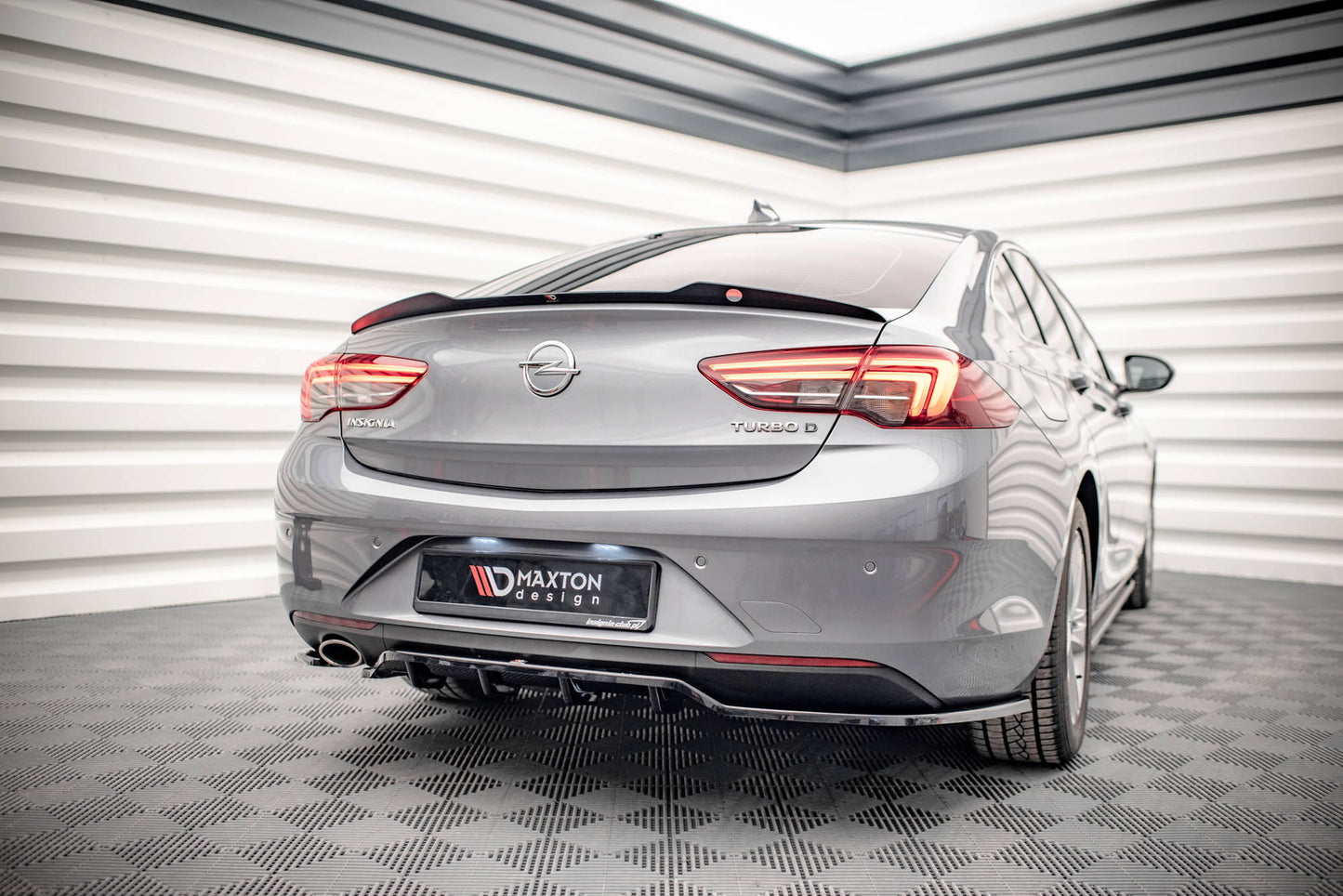 Bagerste splitter (med vertikale bars) Opel Insignia Mk2