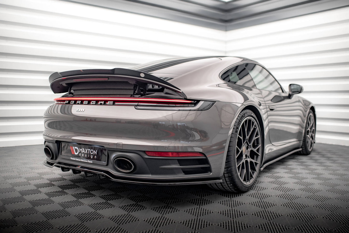Bagerste splitter (med vertikale bars) Porsche 911 Carrera 4S 992