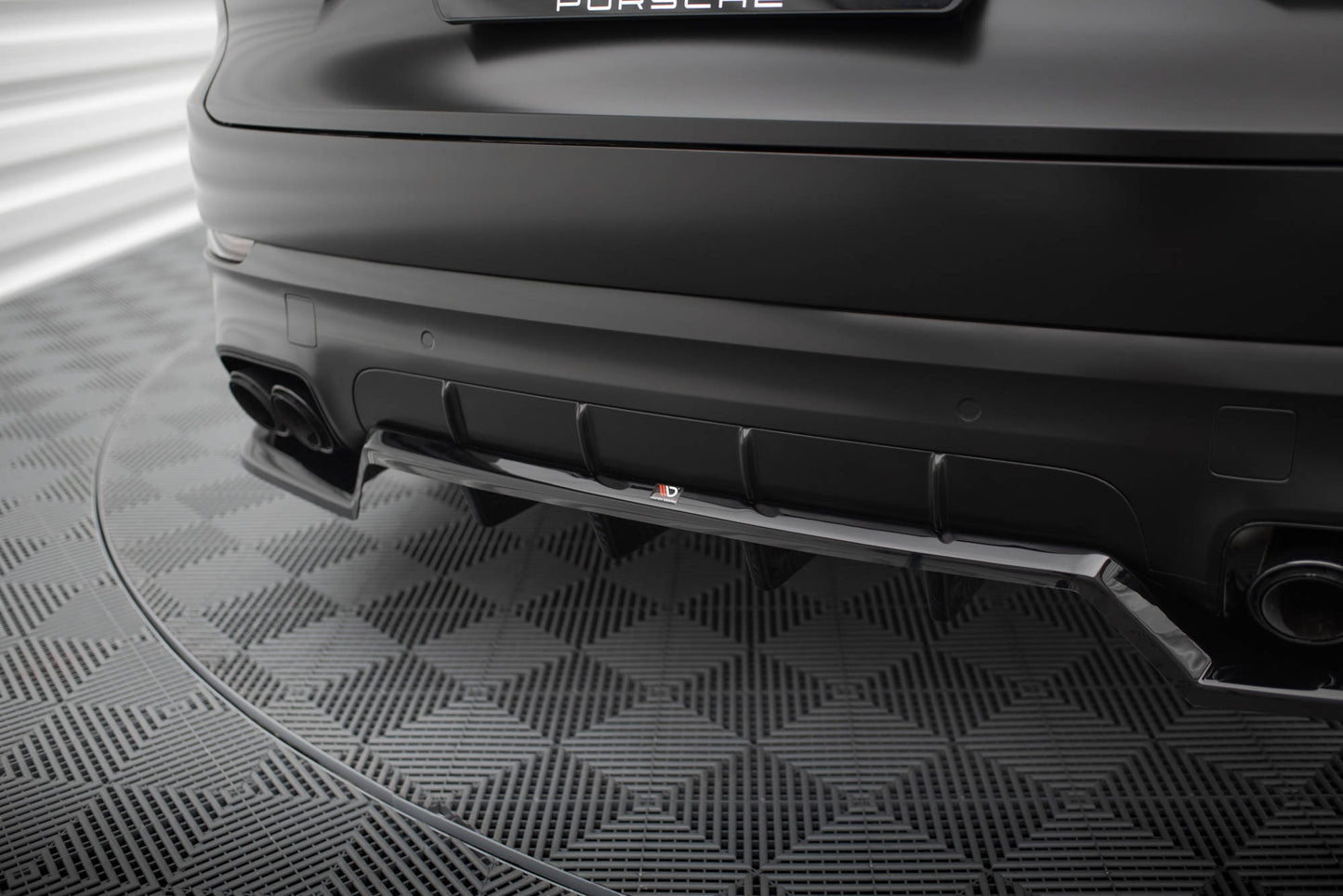 Bagerste splitter (med vertikale bars) Porsche Cayenne Sport Design Mk3