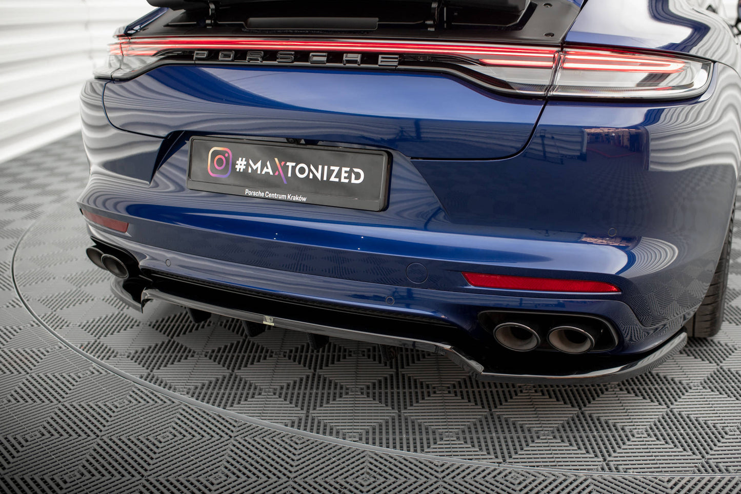 Bagerste splitter (med vertikale bars) Porsche Panamera E-Hybrid 971 Facelift