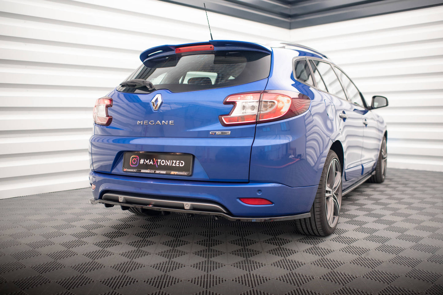 Bagerste splitter (med vertikale bars) Renault Megane GT Line Grandtour Mk3 Facelift