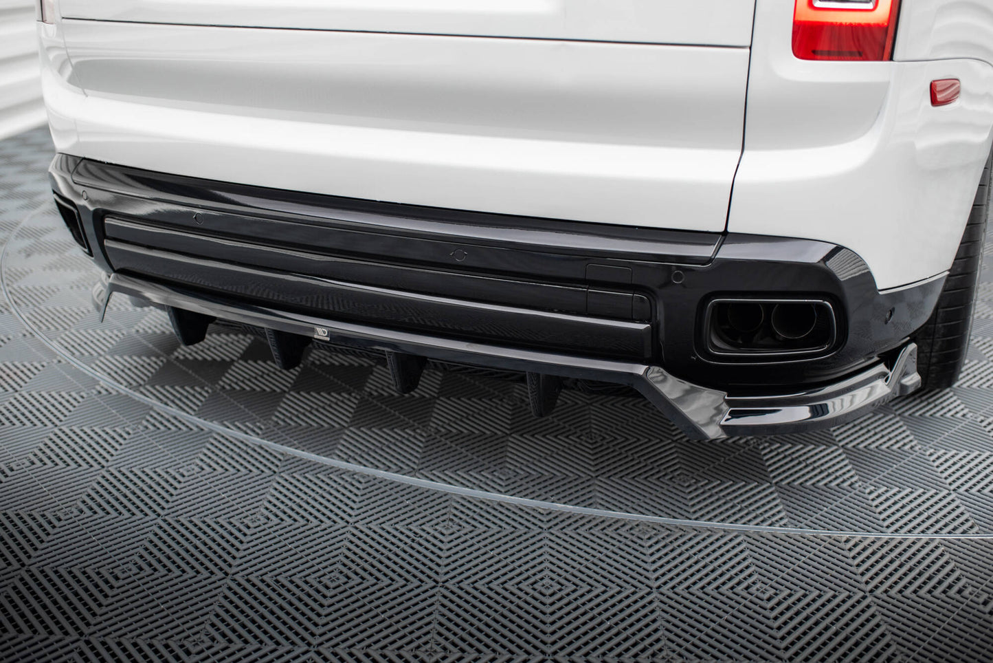 Bagerste splitter (med vertikale bars) Rolls Royce Cullinan