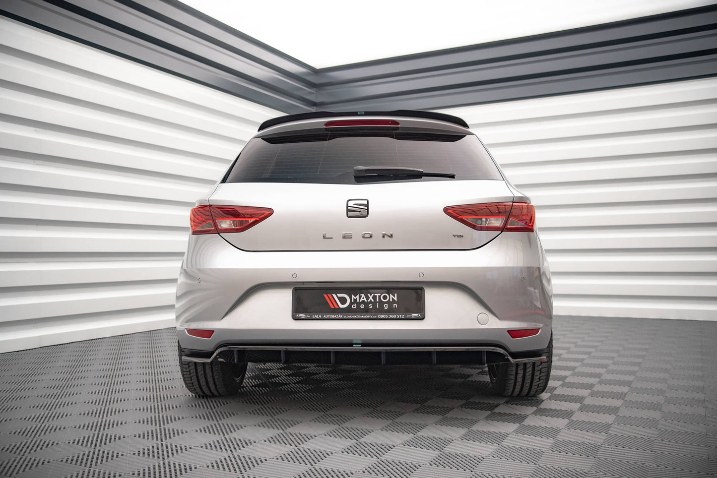 Bagerste splitter (med vertikale bars) Seat Leon Hatchback Mk3