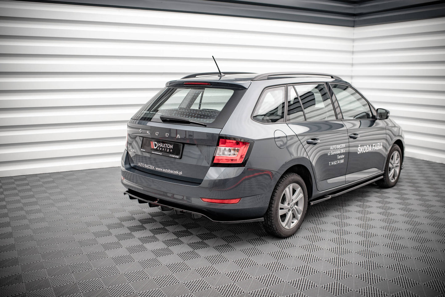 Bagerste splitter (med vertikale bars) Skoda Fabia Combi Mk3 Facelift