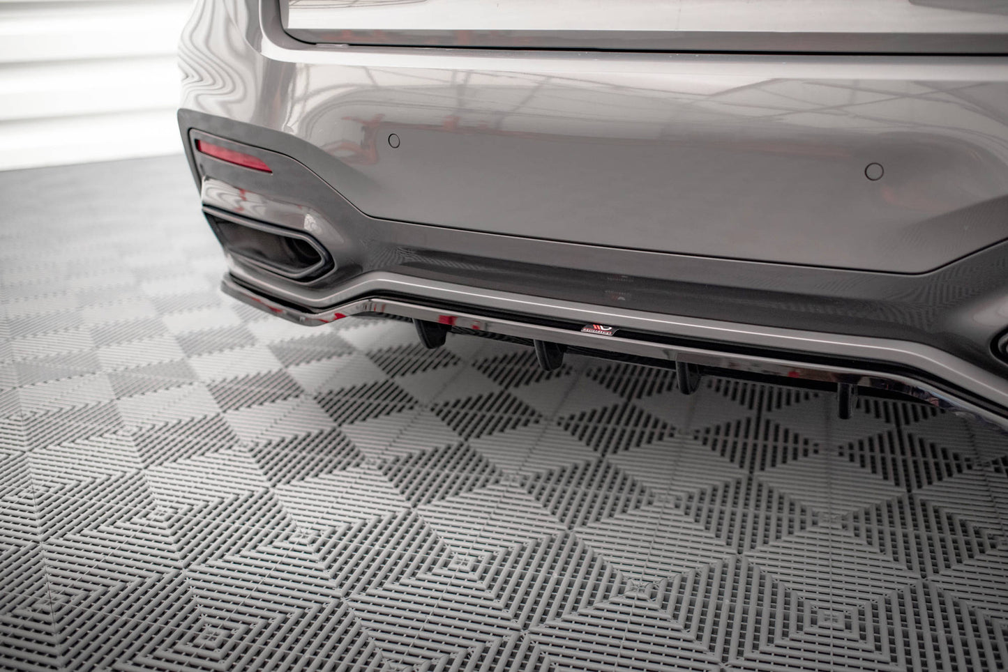 Bagerste splitter (med vertikale bars) V.1 BMW 7 M-Pack G11 / G12 Facelift