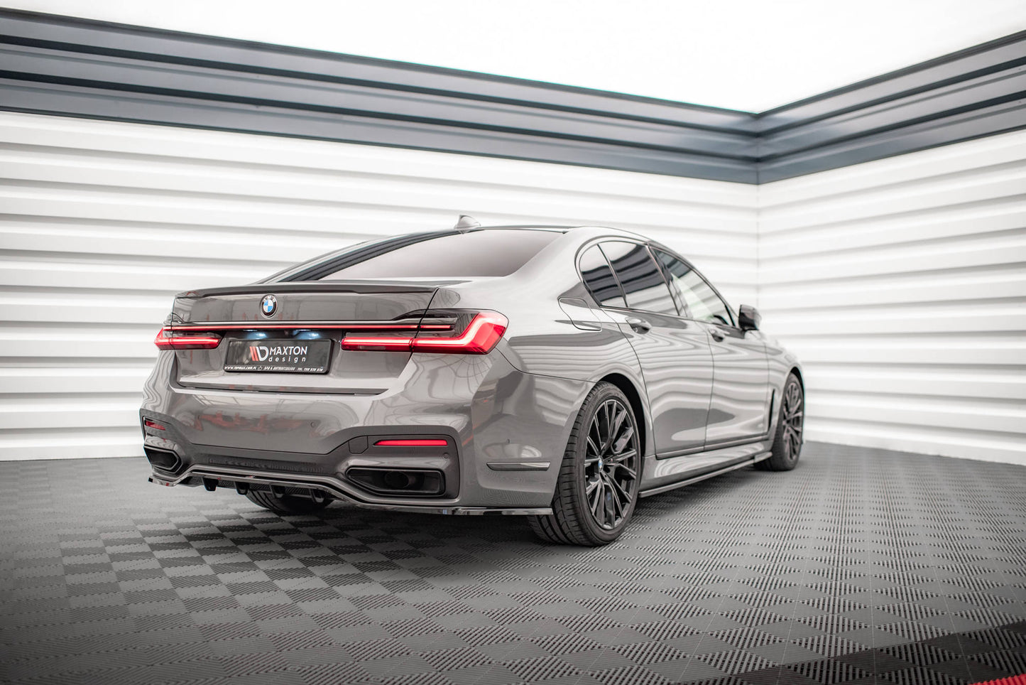 Bagerste splitter (med vertikale bars) V.1 BMW 7 M-Pack G11 / G12 Facelift