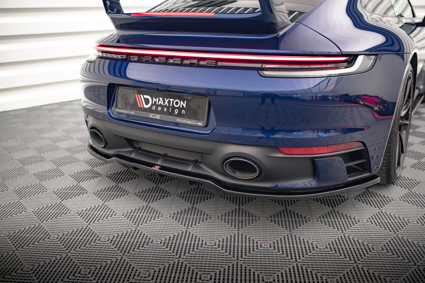 Bagerste splitter (med vertikale bars) V.1 Porsche 911 Carrera Aero / Carrera GTS 992