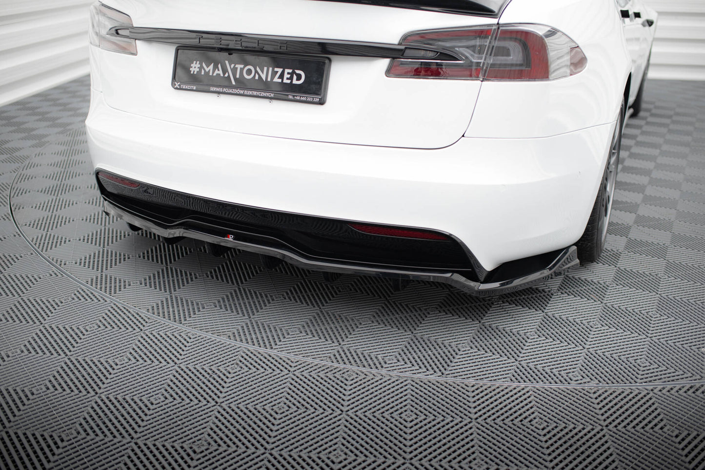 Bagerste splitter (med vertikale bars) V.1 Tesla Model S Plaid Mk1 Facelift