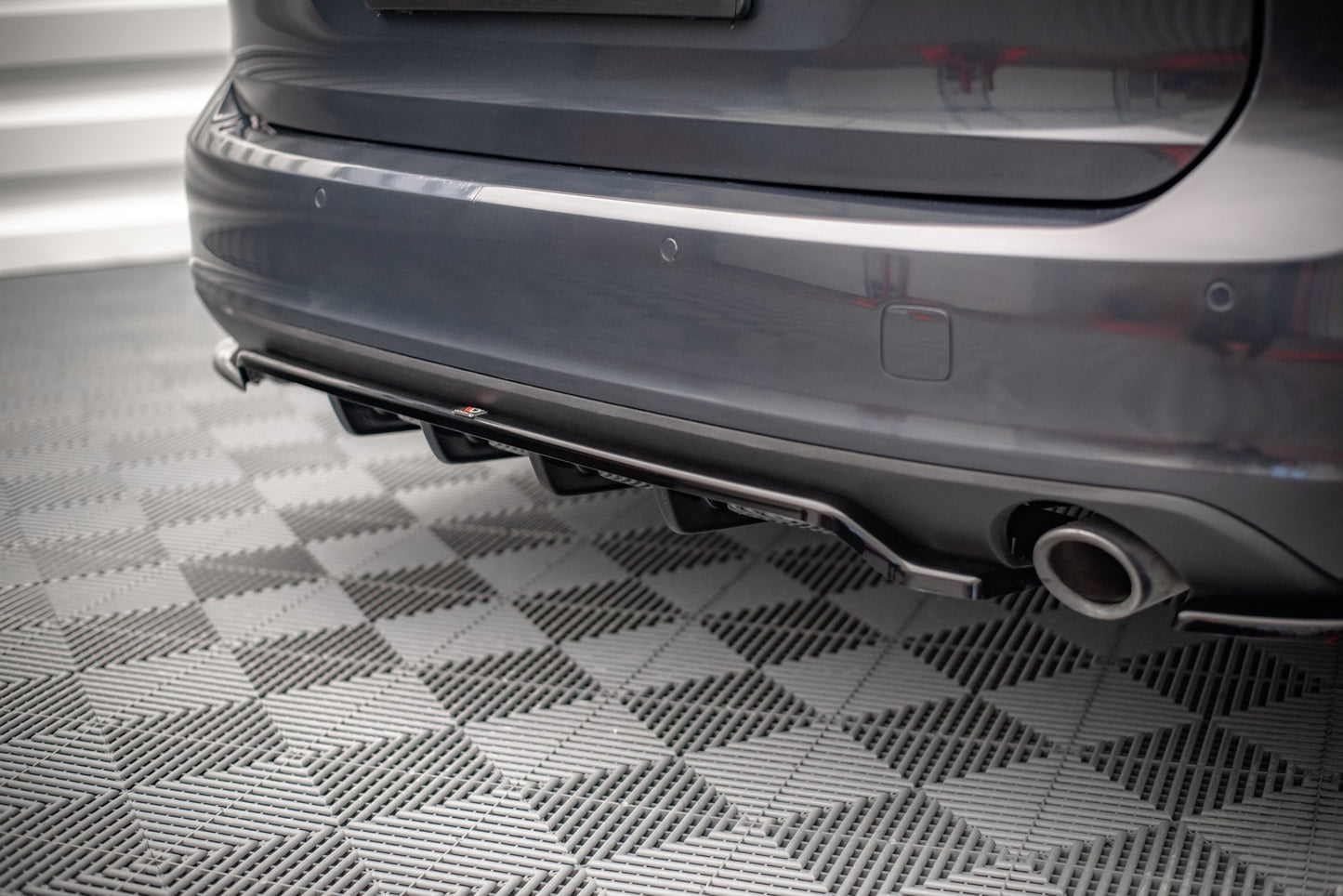 Bagerste splitter (med vertikale bars) V.1 Volvo V90 Mk2