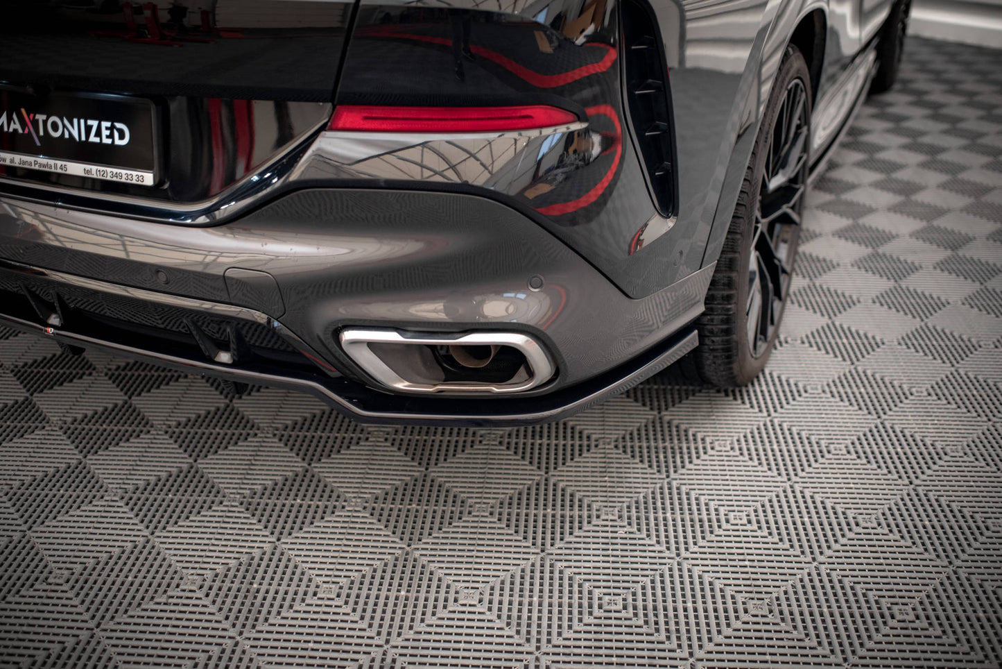 Bagerste splitter (med vertikale bars) V.2 BMW X6 M-Pack G06