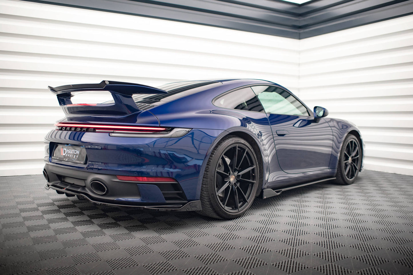 Bagerste splitter (med vertikale bars) V.2 Porsche 911 Carrera Aero / Carrera GTS 992