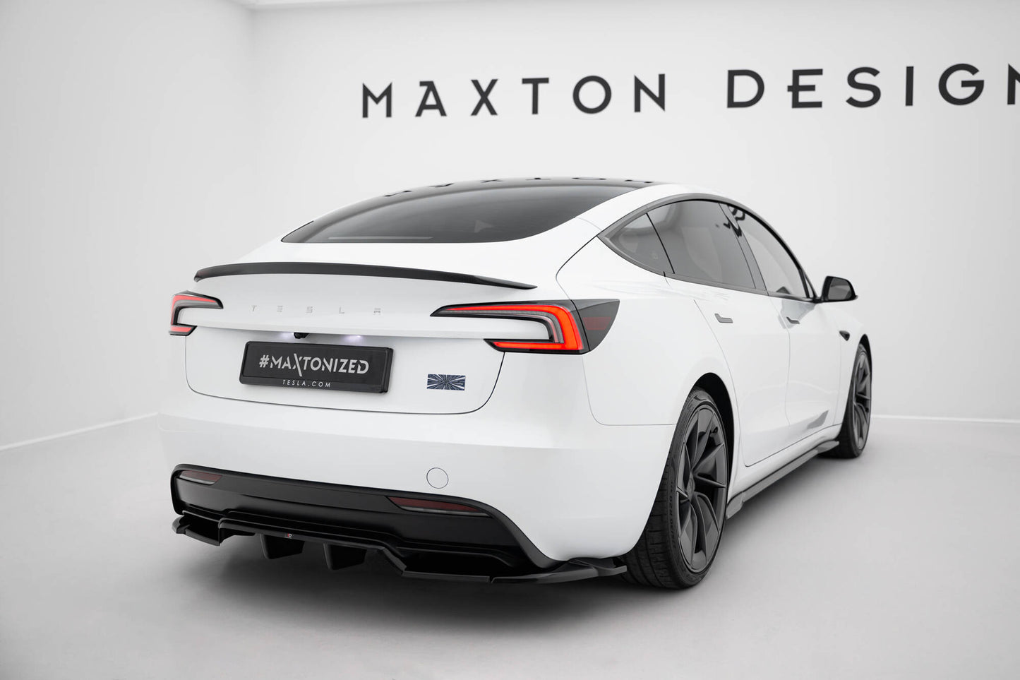 Bagerste splitter (med vertikale bars) V.2 Tesla Model 3 Performance Mk1 Facelift