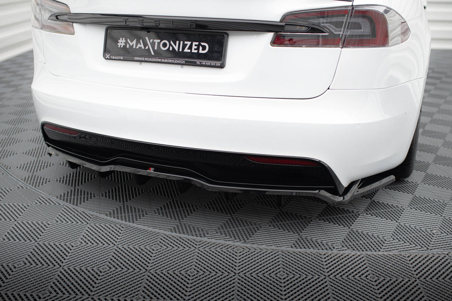 Bagerste splitter (med vertikale bars) V.2 Tesla Model S Plaid Mk1 Facelift