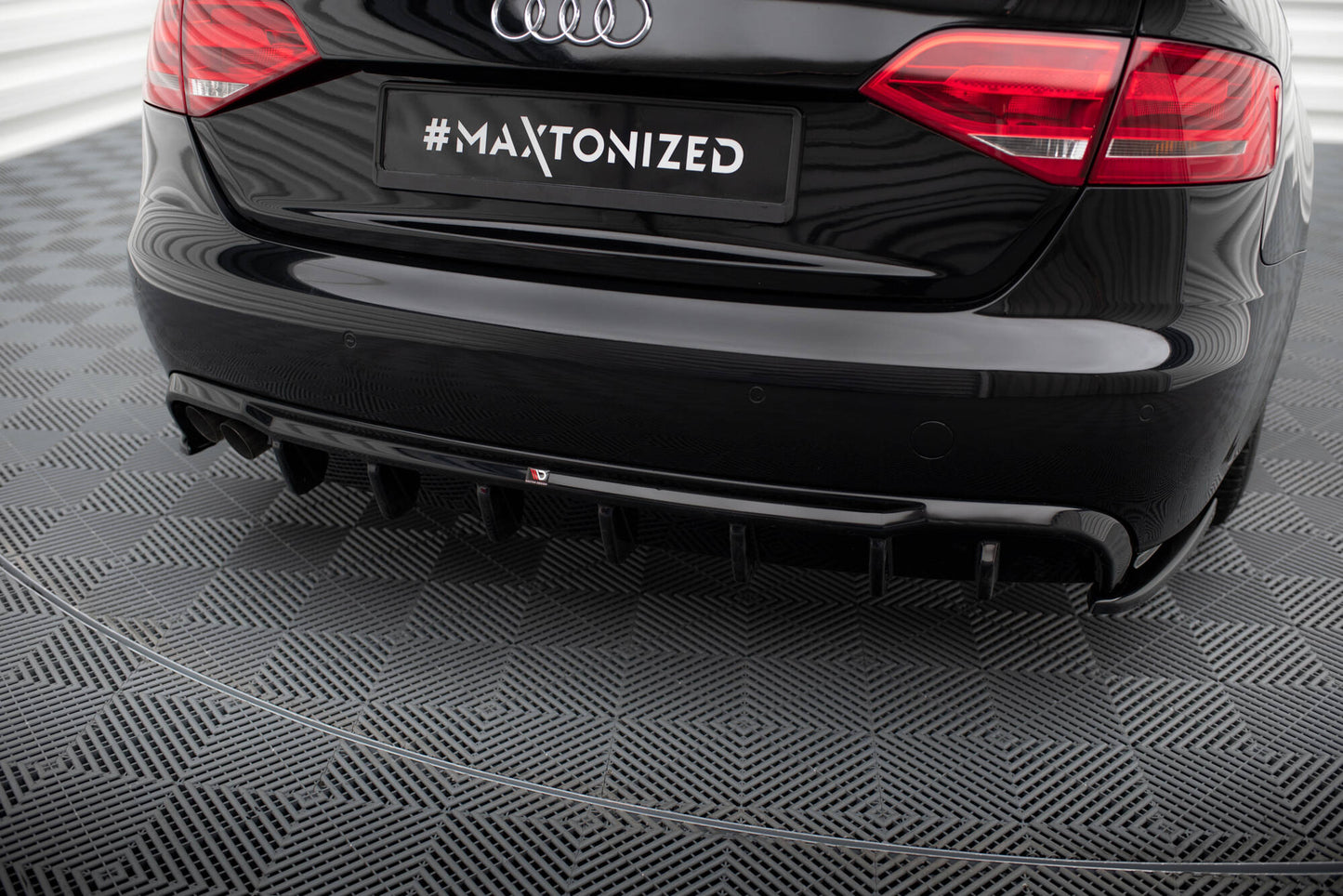 Bagerste diffuser Audi A4 B8 (Single side dual exhaust version)