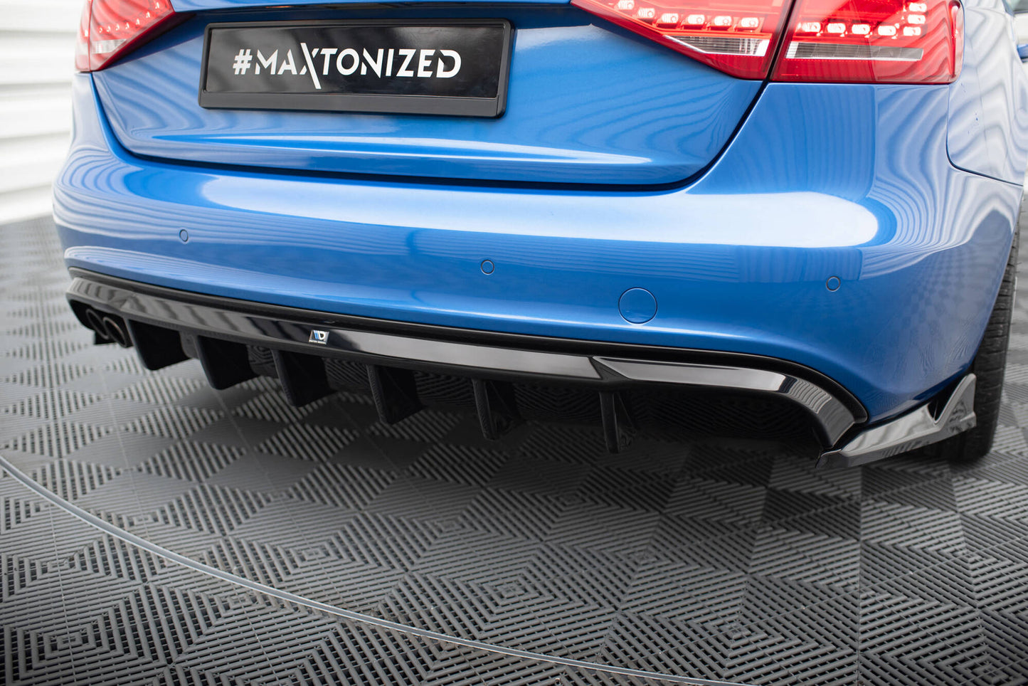 Bagerste diffuser Audi A4 S-Line Sedan / Avant B8 (Version med dual exhaust tips on one side)
