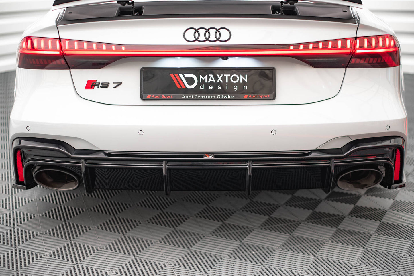Bagerste diffuser Audi RS7 C8 (Version med towbar)