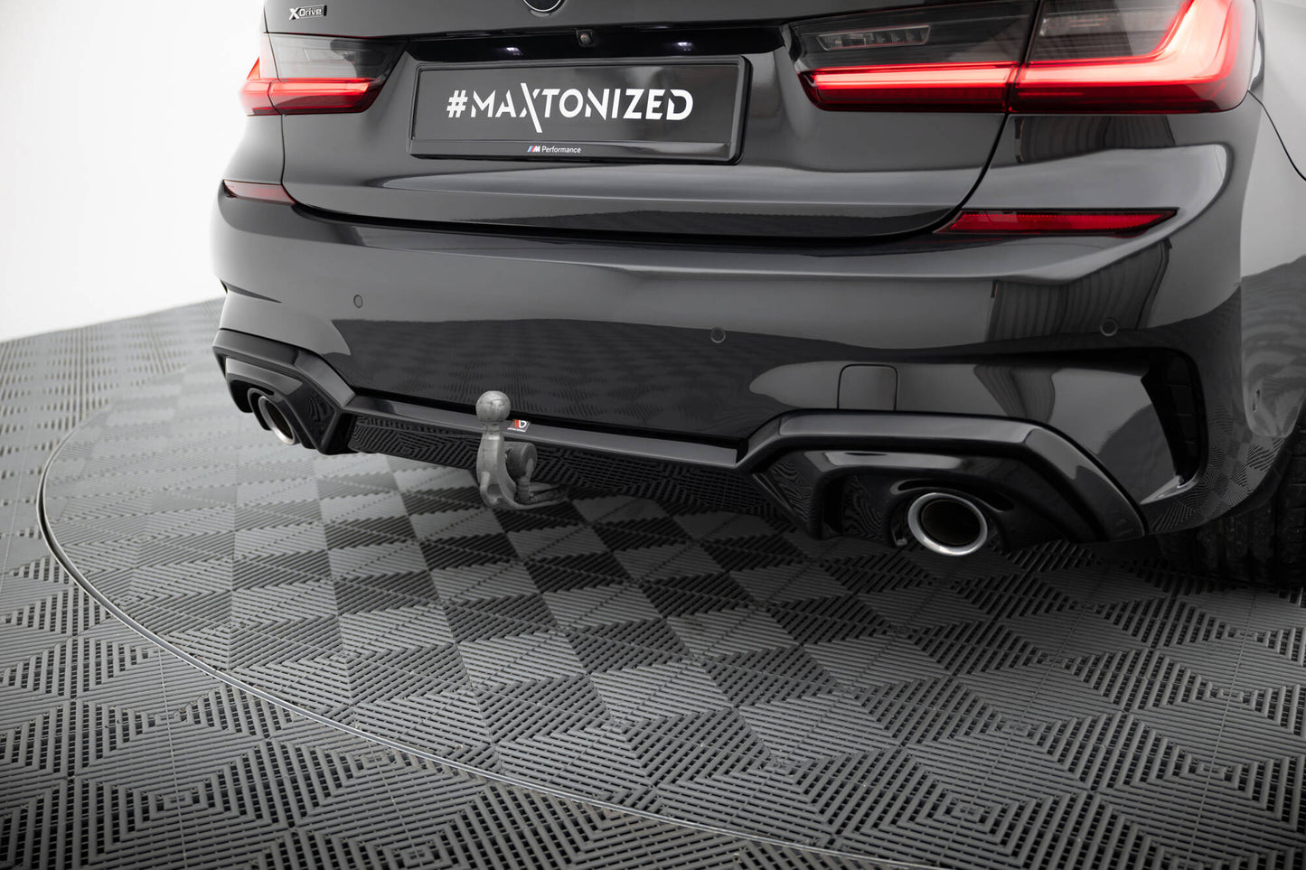 Bagerste diffuser BMW 3 M-Pack G20 / G21 (Fits car med towbar)
