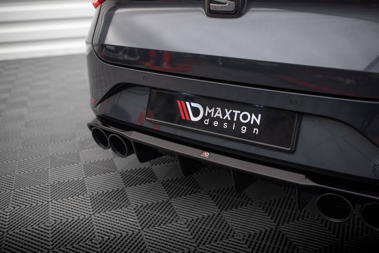Bagerste diffuser + Exhaust Ends Imitation Seat Leon ST FR Mk4