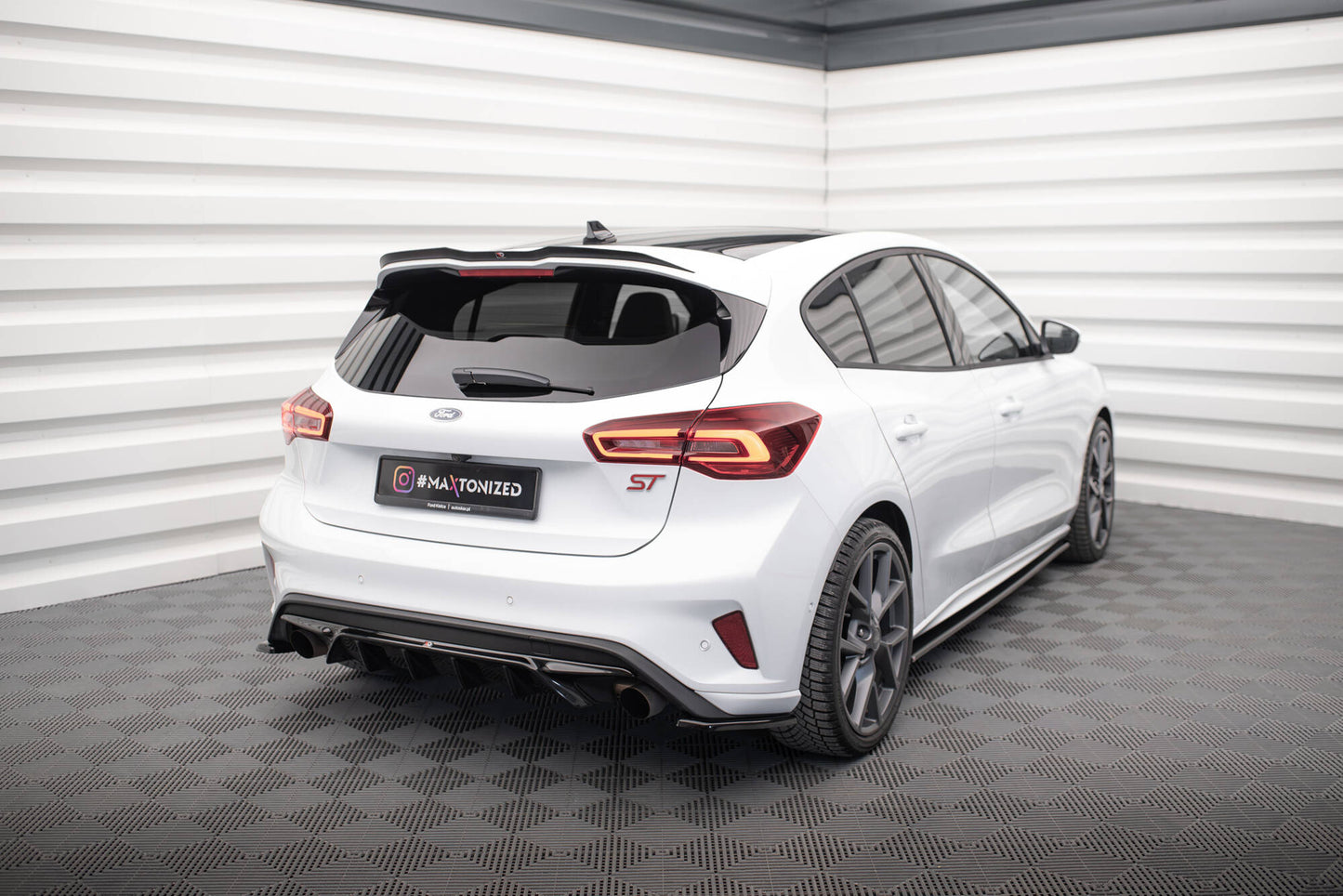 Bagerste diffuser V.2 Ford Focus Hatchback ST Mk4