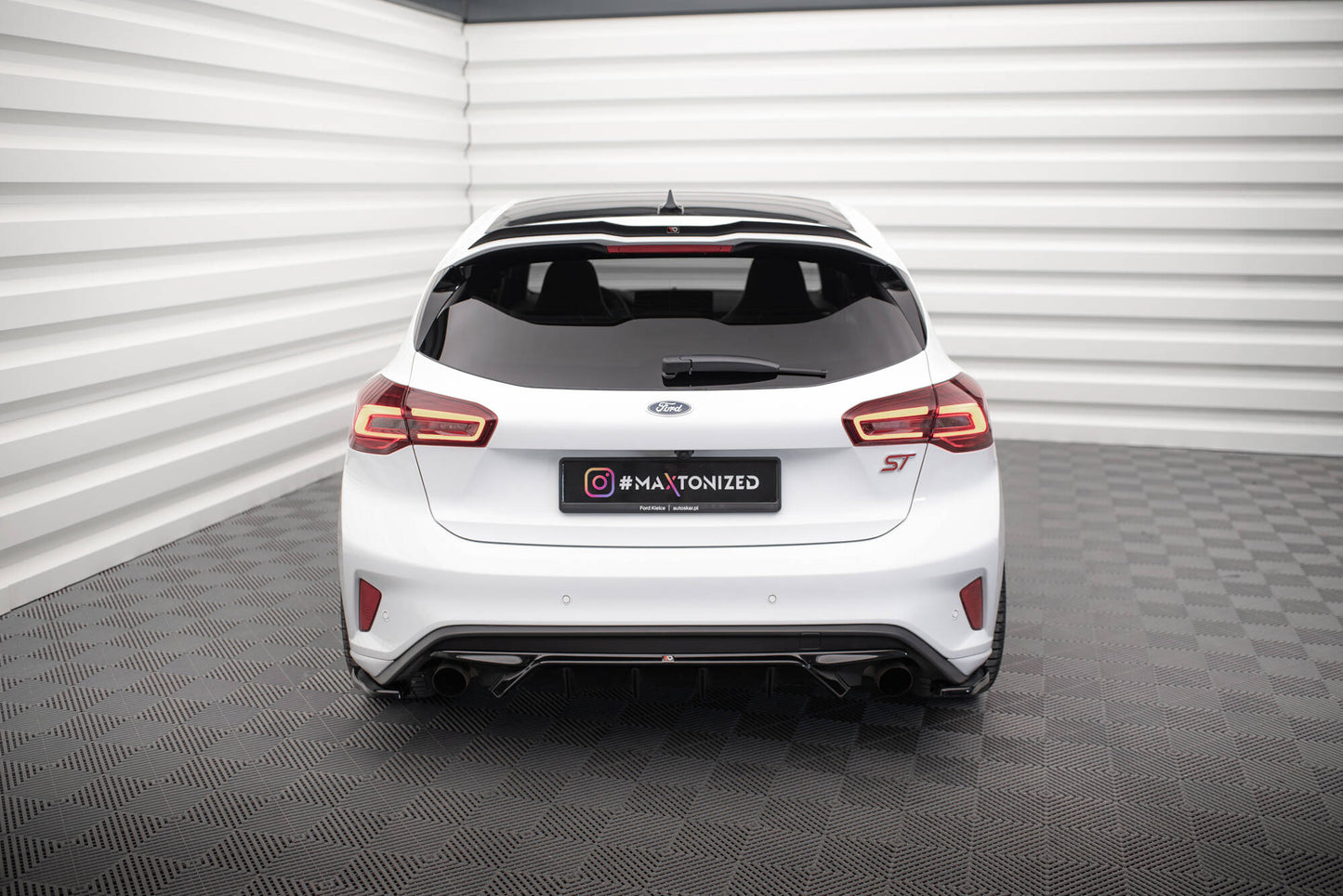 Bagerste diffuser V.2 Ford Focus Hatchback ST Mk4