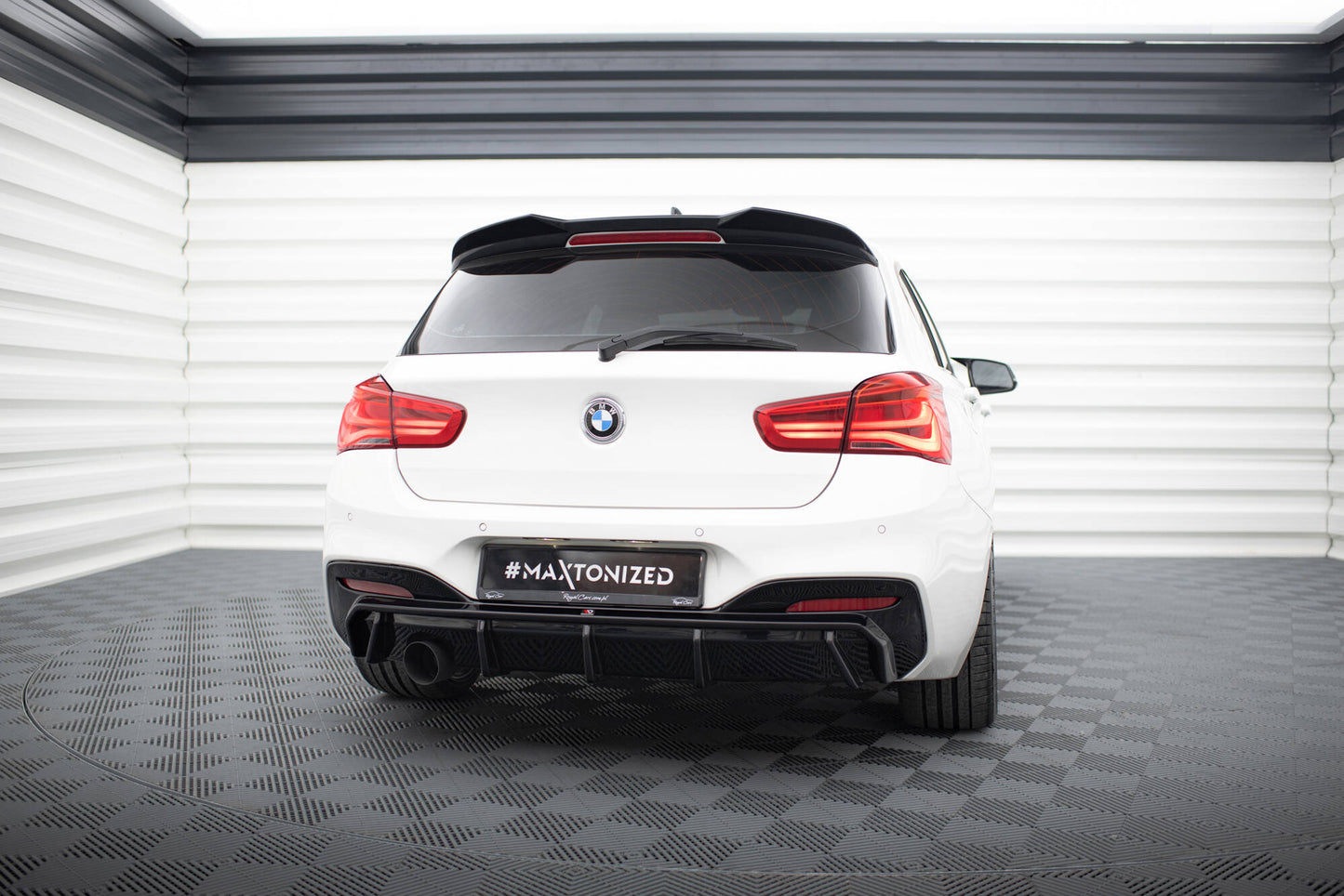 Bagerste diffuser V.3 BMW 1 M-Pack F20 Facelift (Version med single exhaust on one side)