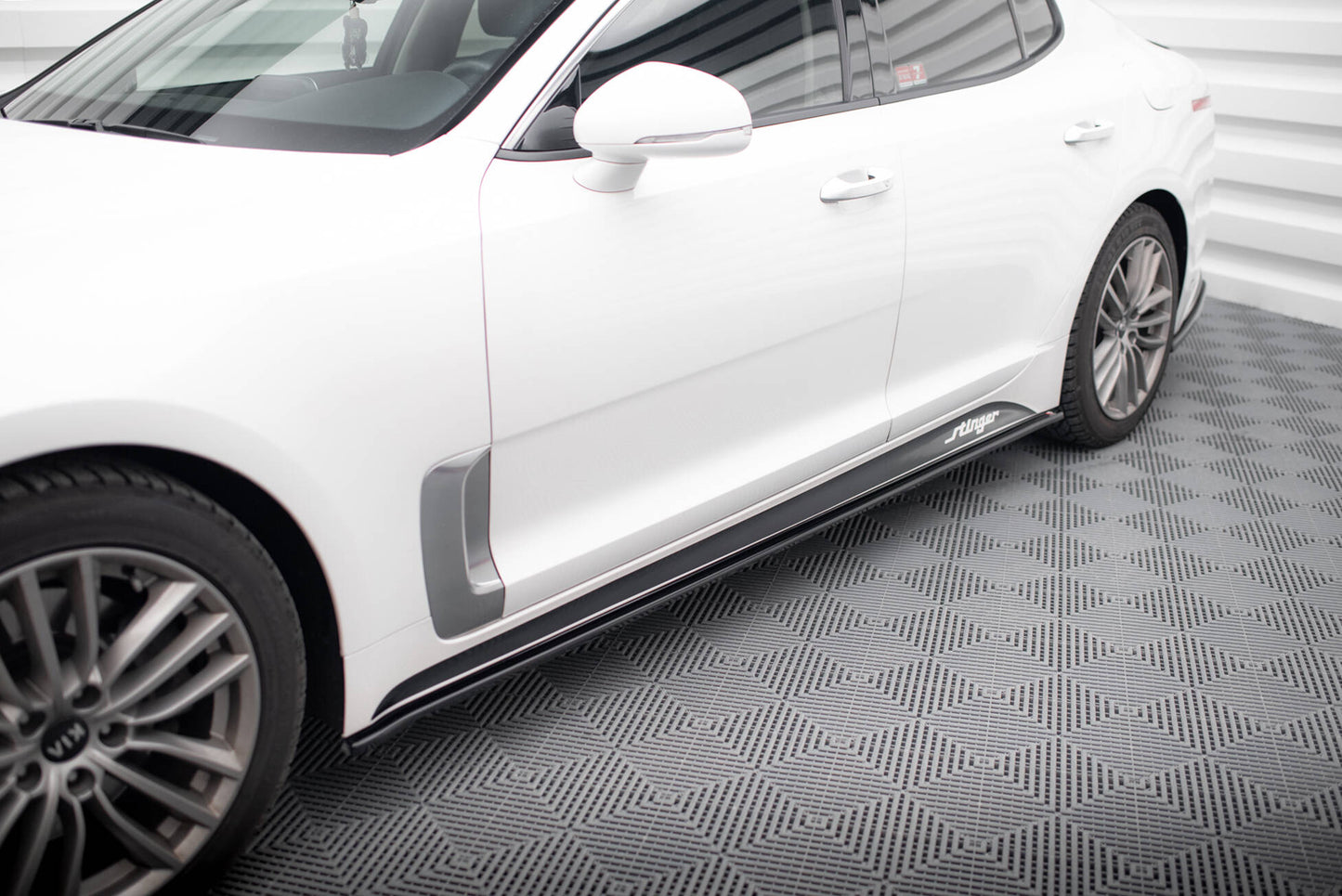 Sideskørter diffuser Kia Stinger GT / GT-Line / Standard Mk1