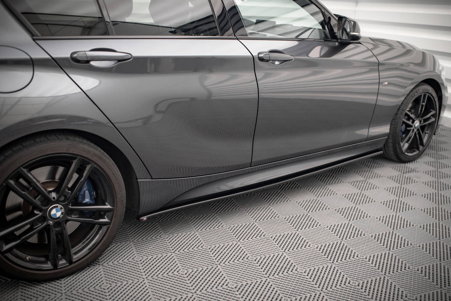 Sideskørter diffuser V.1 BMW 1 F20 M135i / M140i / M-Pack