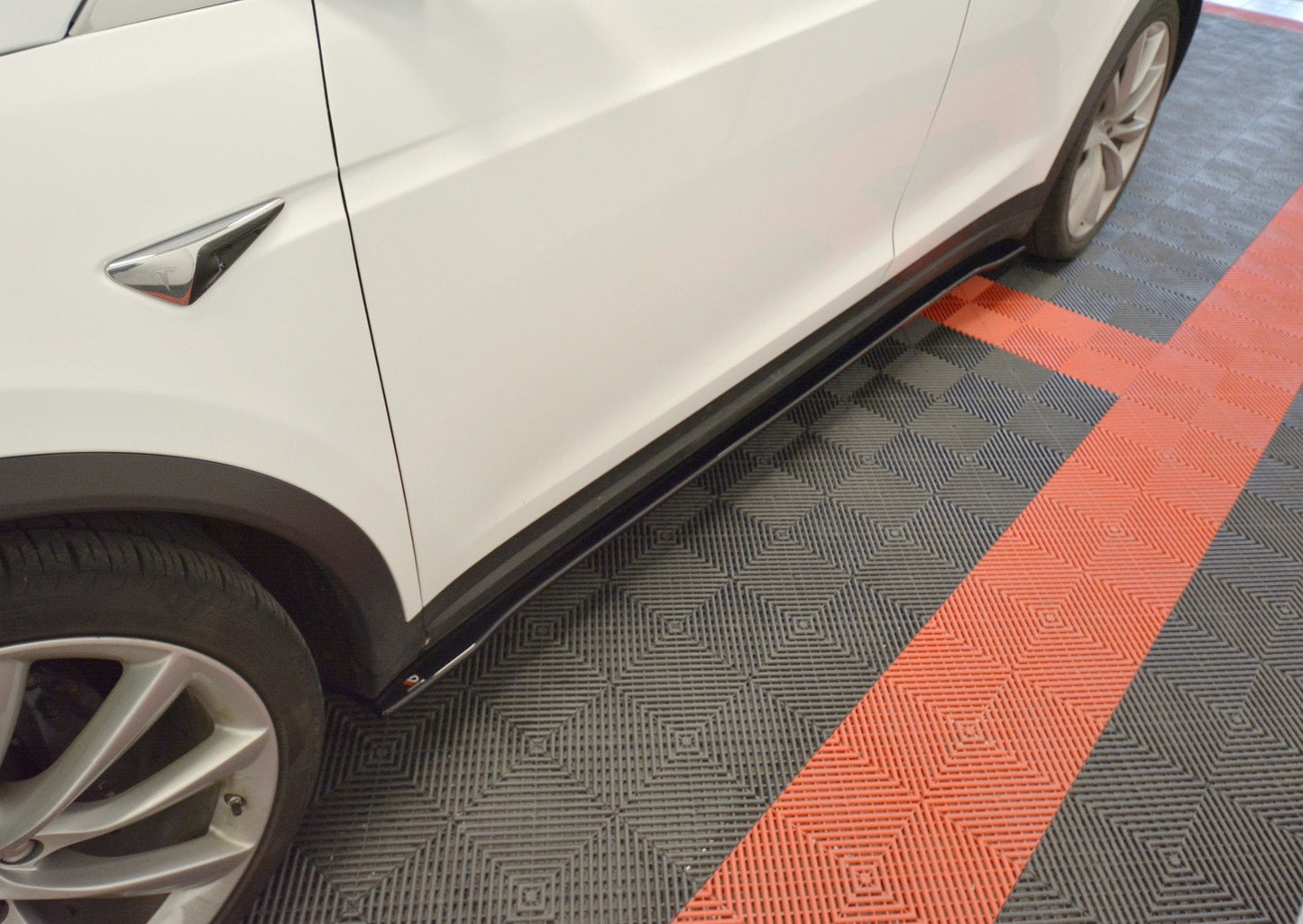 Sideskørter diffuser V.2 TESLA MODEL X