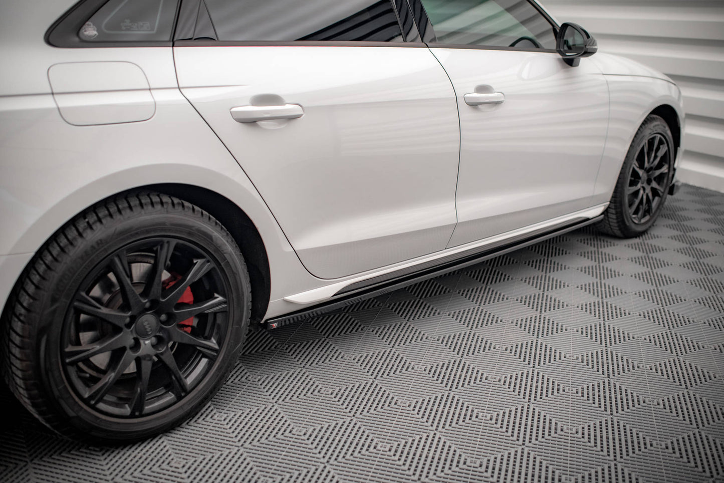 Sideskørter diffuser Audi A4 B9 Facelift
