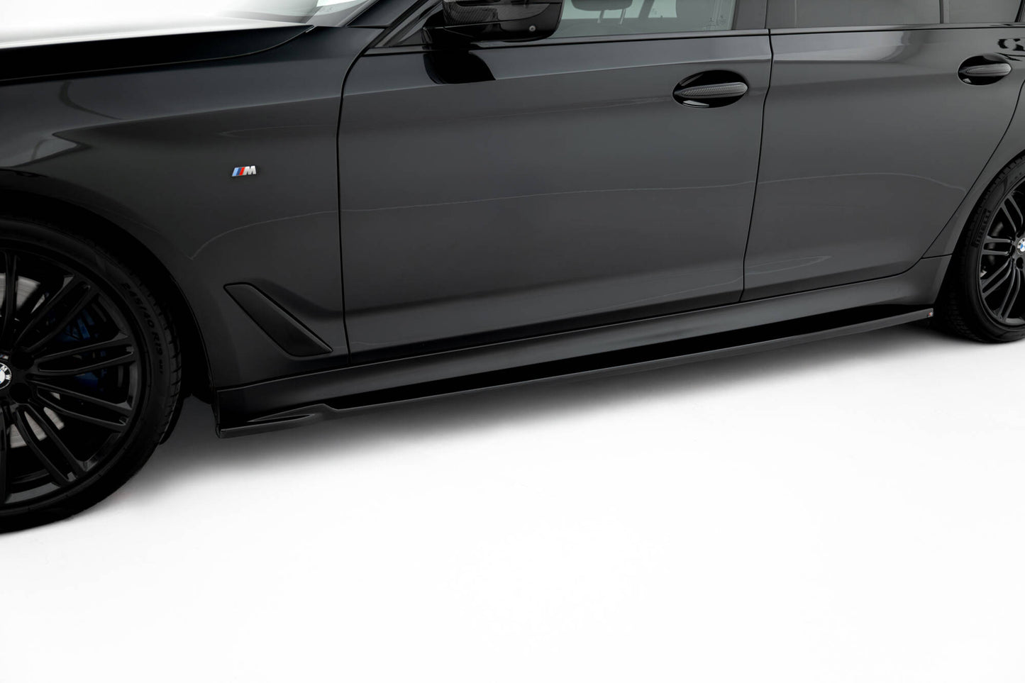 Sideskørter diffuser BMW M550i / M550d Sedan G30 / G30 Facelift