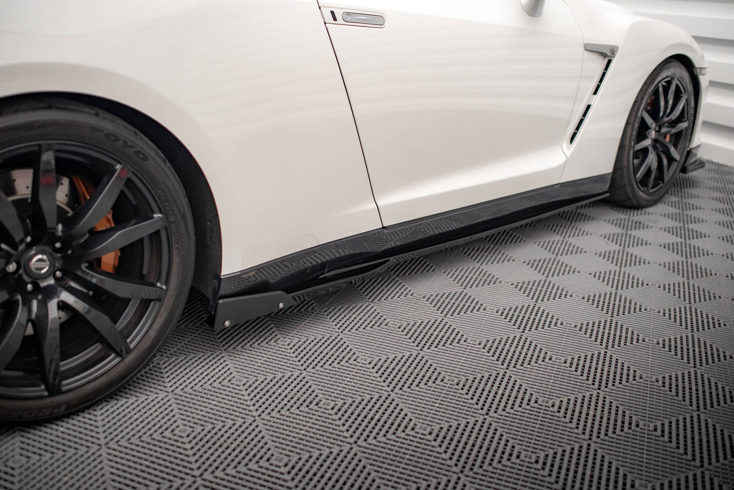 Sideskørter diffuser + Flaps Nissan GTR R35 Facelift