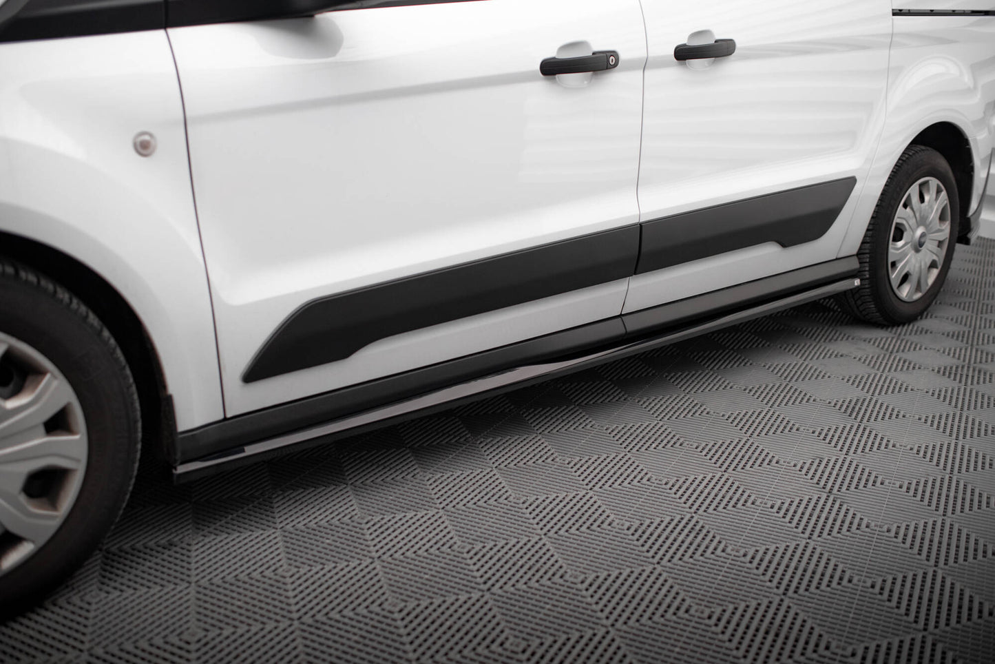 Sideskørter diffuser Ford Transit Connect L2 Mk2 Facelift