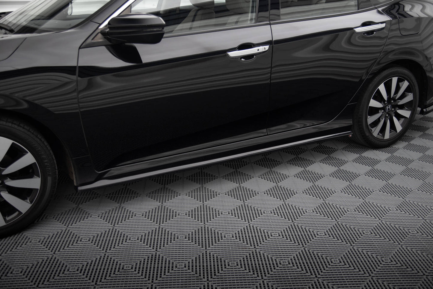 Sideskørter diffuser Honda Civic Sedan Mk10 / Mk10 Facelift