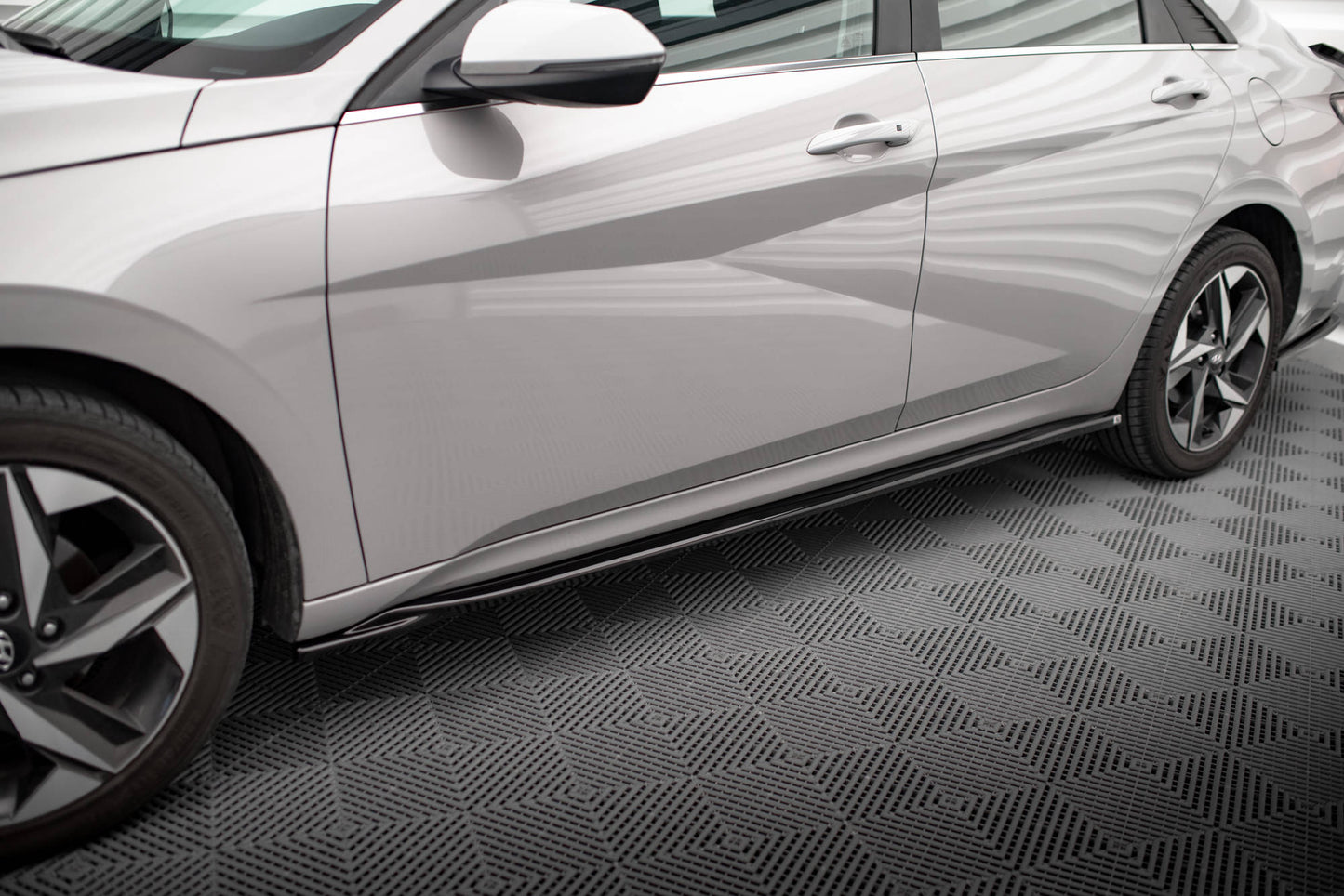 Sideskørter diffuser Hyundai Elantra Mk7