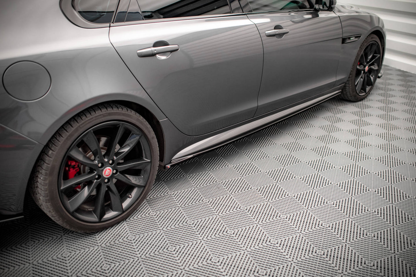 Sideskørter diffuser Jaguar XF R-Sport Mk2