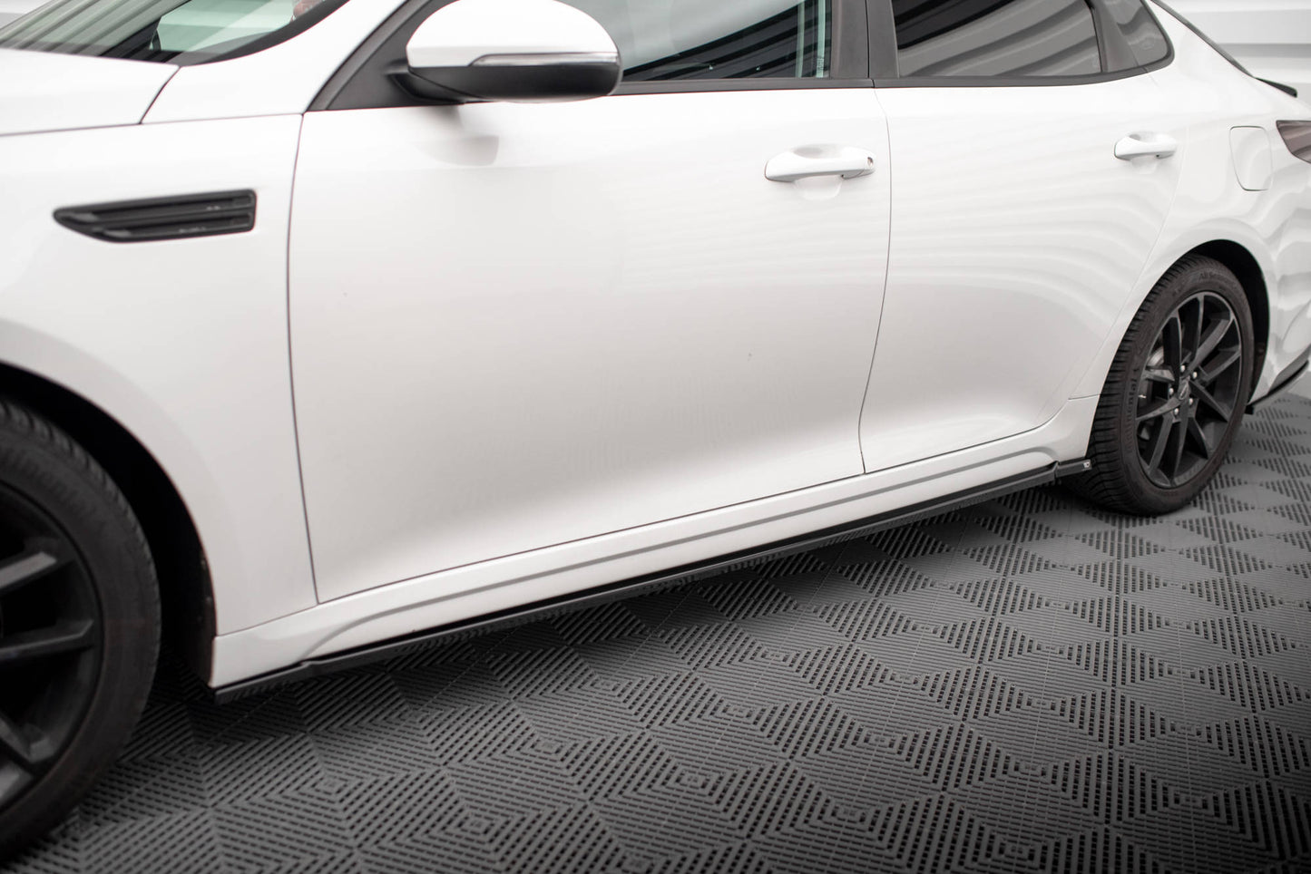 Sideskørter diffuser Kia Optima Mk4 Facelift