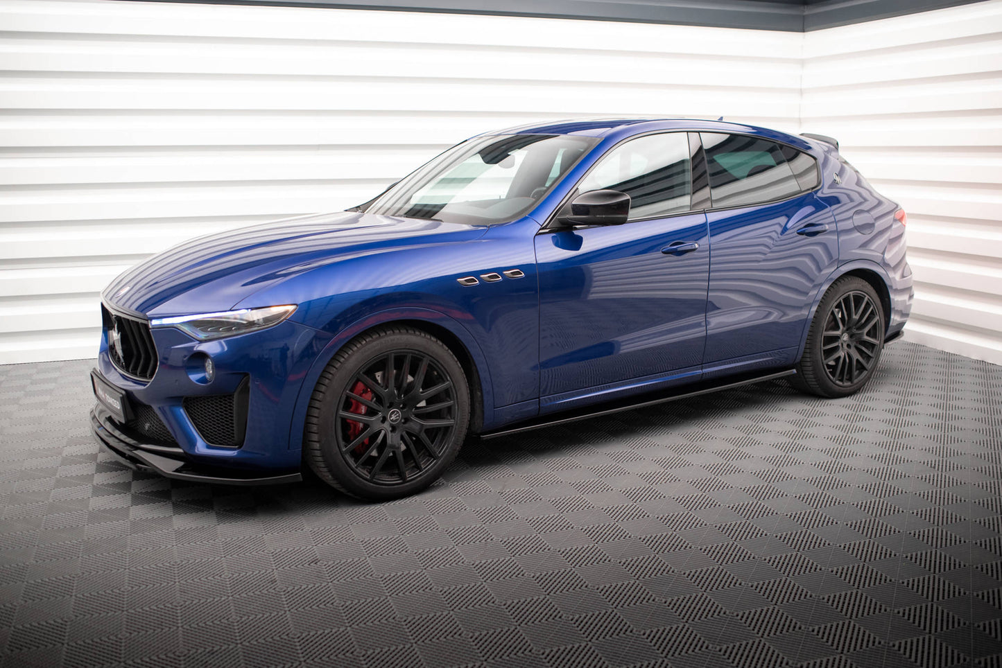 Sideskørter diffuser Maserati Levante GTS / Trofeo Mk1