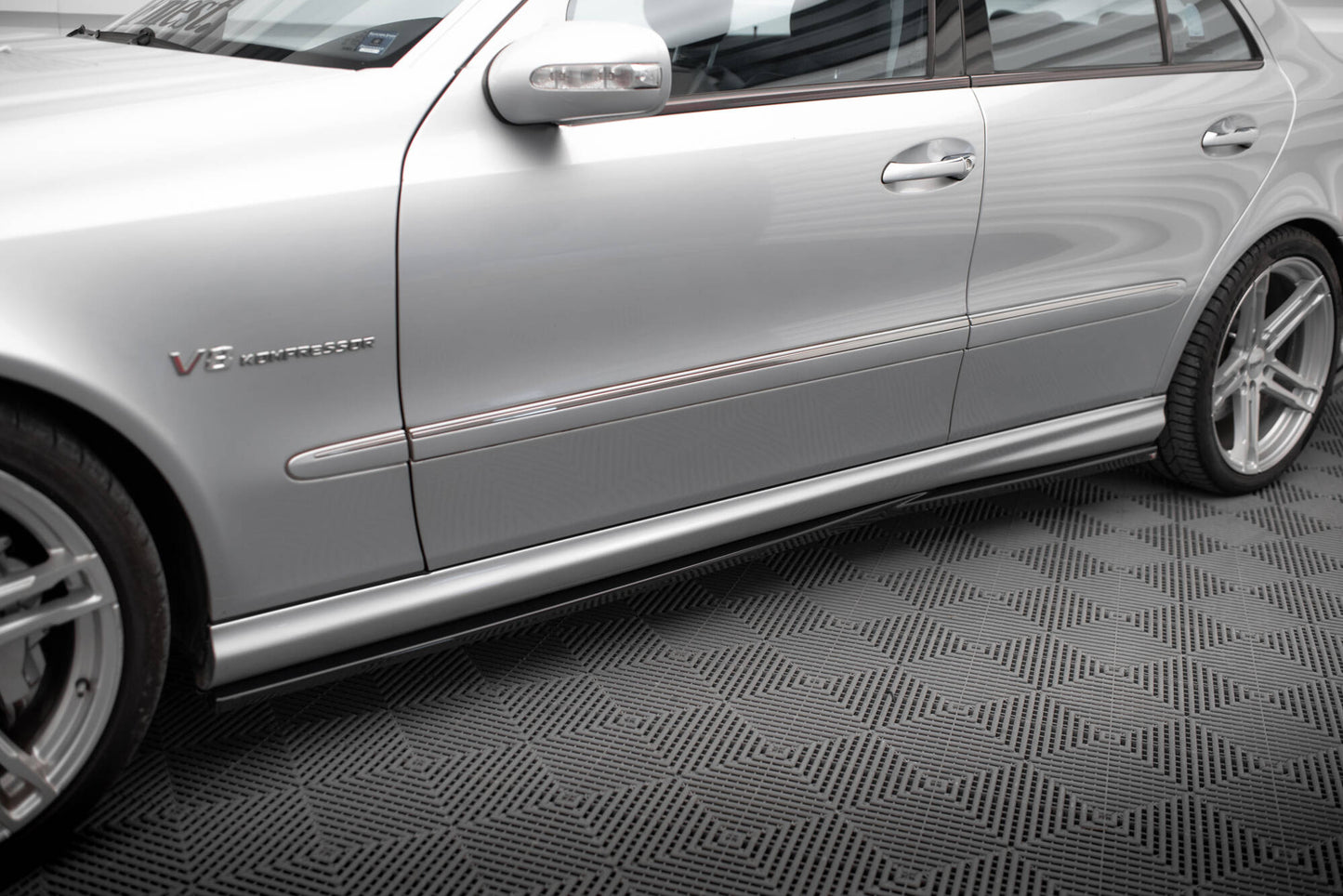 Sideskørter diffuser Mercedes-Benz E 55 AMG W211