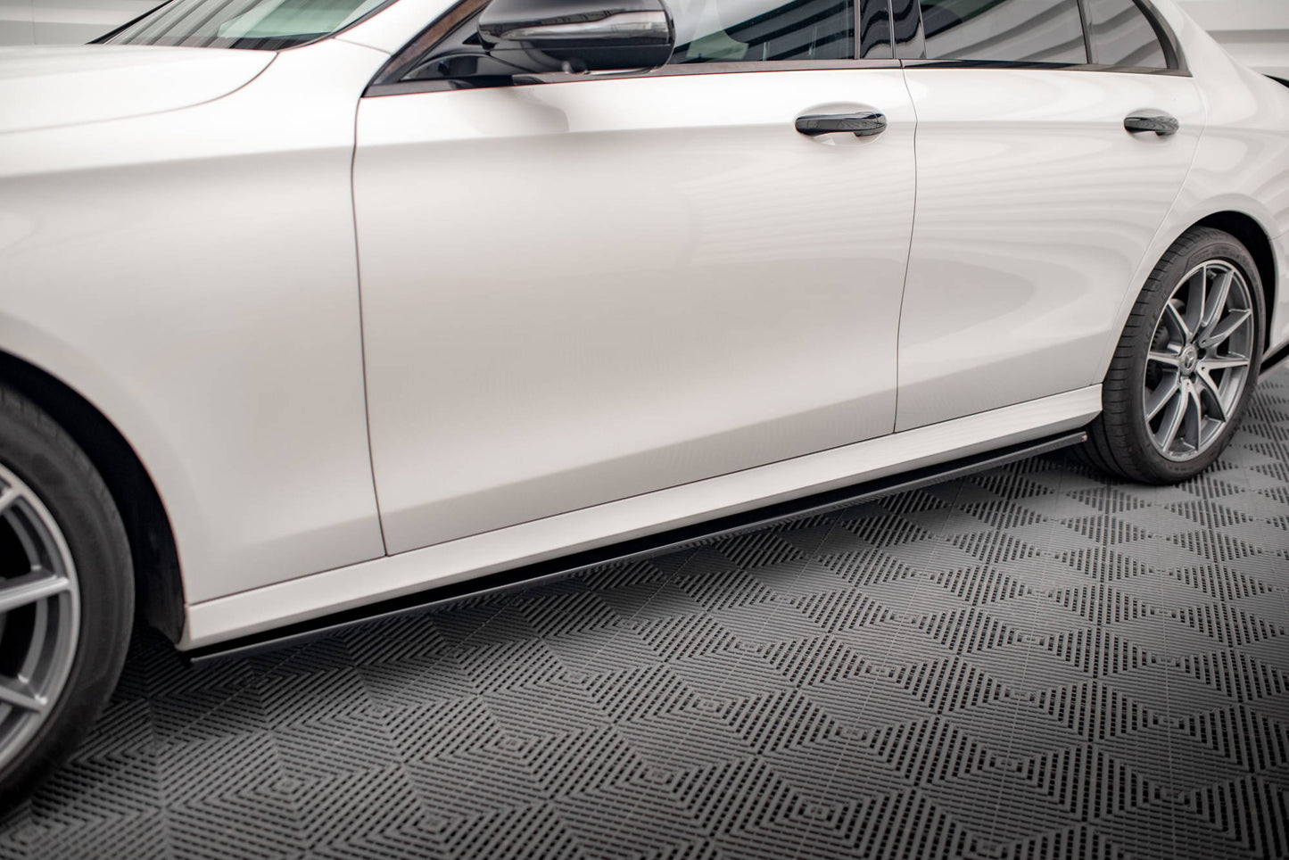 Sideskørter diffuser Mercedes-Benz E AMG-Line W213 Facelift