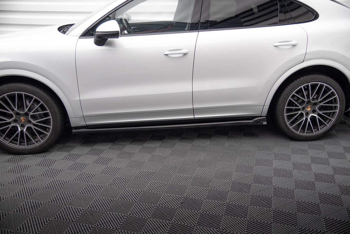Sideskørter diffuser Porsche Cayenne Coupe / SUV Mk3