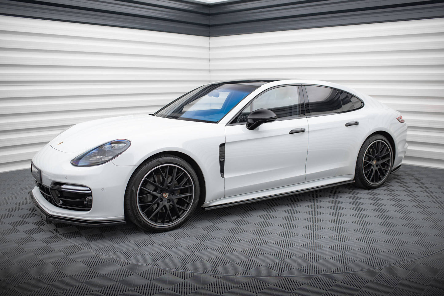 Sideskørter diffuser Porsche Panamera GTS 971