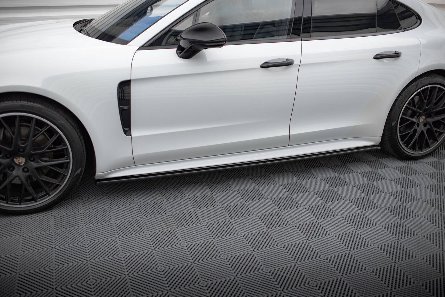 Sideskørter diffuser Porsche Panamera GTS 971