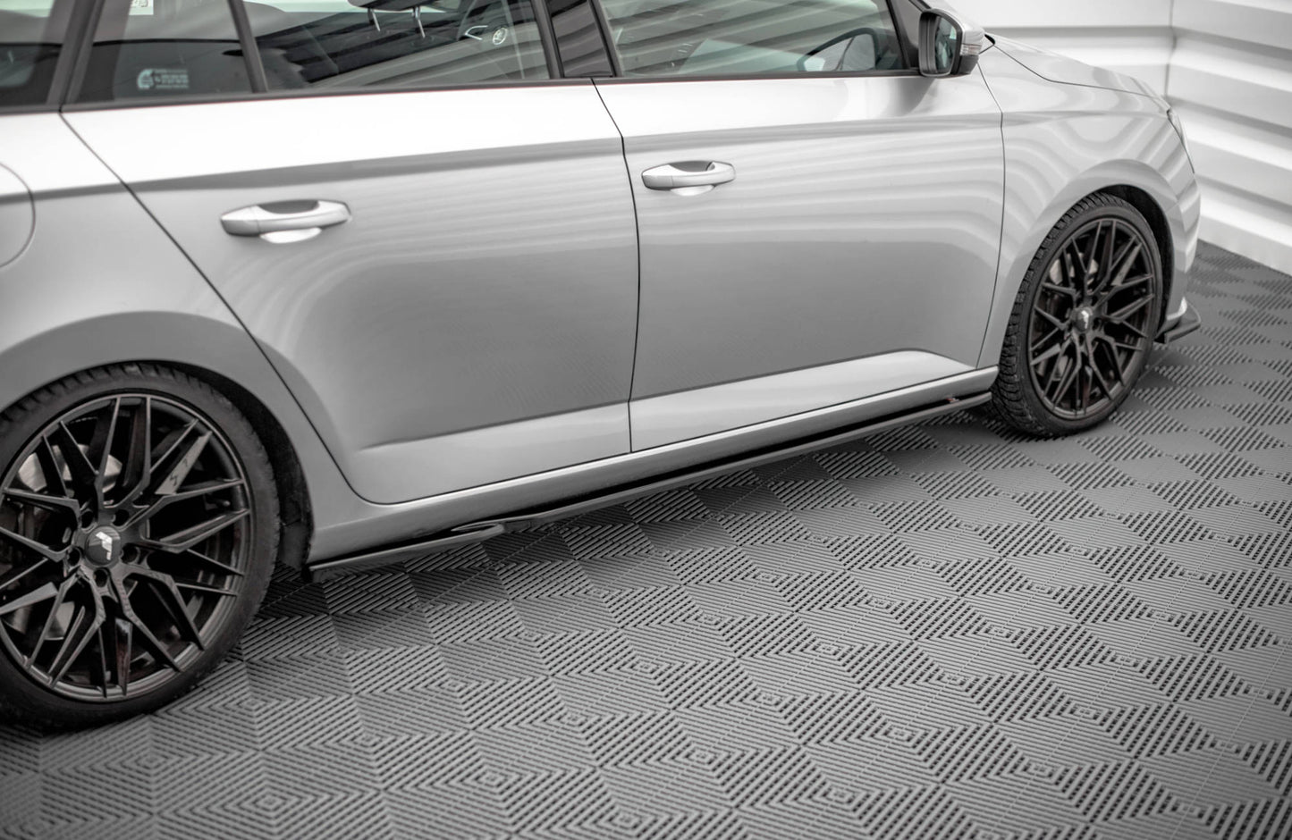 Sideskørter diffuser Skoda Fabia Mk3
