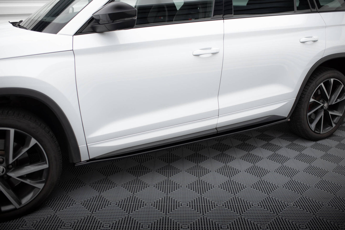 Sideskørter diffuser Skoda Kodiaq Sportline/RS Mk1 / Mk1 Facelift